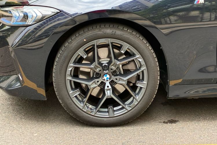 Used BMW 3 Series 2025 330Li M Sport Shadowline Package Exterior 4