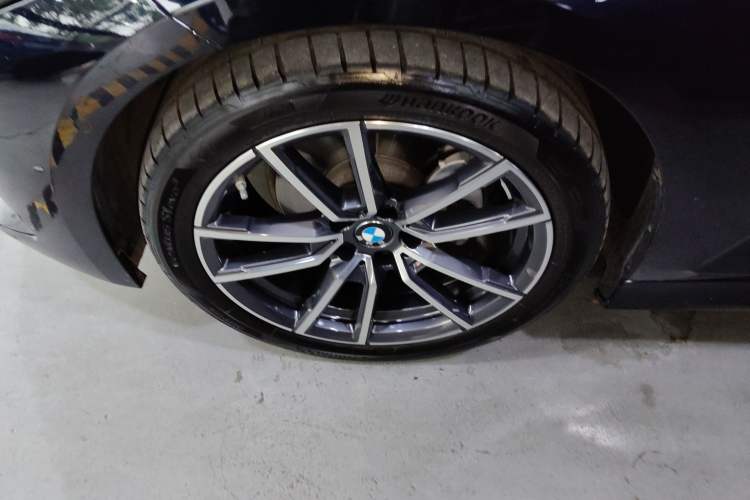 Used BMW 3 Series 2025 325Li M Sport Package Exterior 4