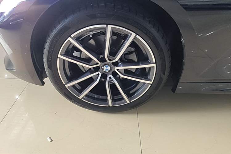 Used BMW 3 Series 2025 325Li M Sport Package Exterior 4