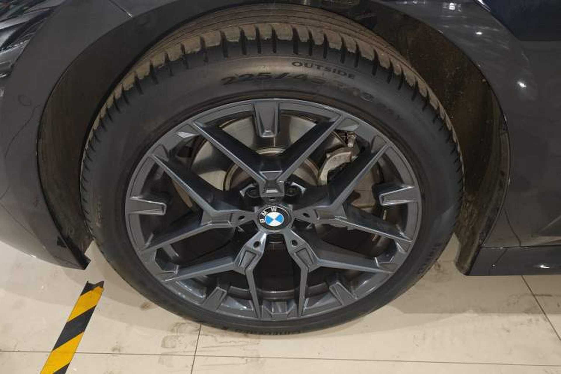 Used BMW 3 Series 2025 330Li M Sport Shadowline Package Exterior 4