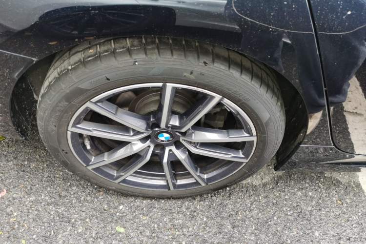 Used BMW 3 Series 2025 325i M Sport Package Exterior 5