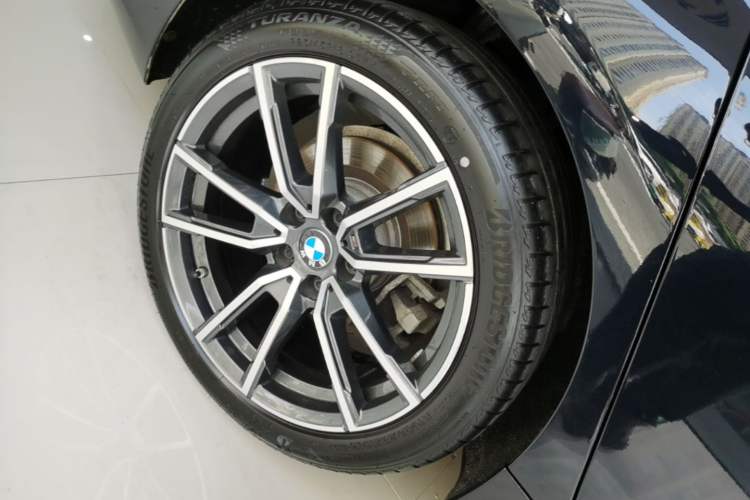 Used BMW 3 Series 2025 325Li M Sport Package Exterior 5