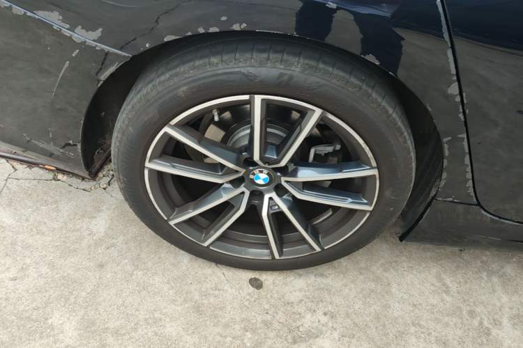 Used BMW 3 Series 2025 325Li M Sport Package Exterior 5