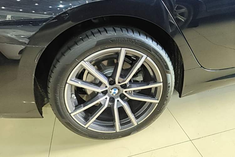 Used BMW 3 Series 2025 325Li M Sport Package Exterior 5