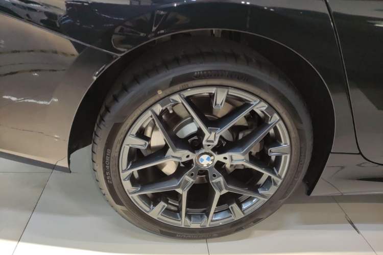 Used BMW 3 Series 2025 330Li M Sport Shadowline Package Exterior 5