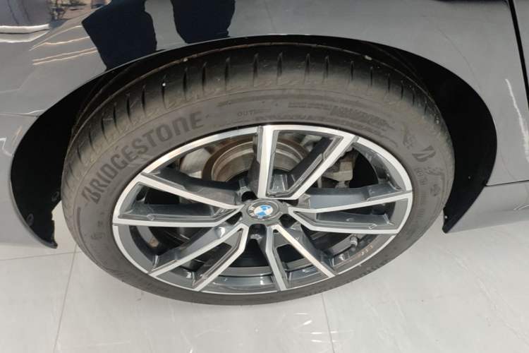 Used BMW 3 Series 2025 325Li M Sport Package Exterior 5