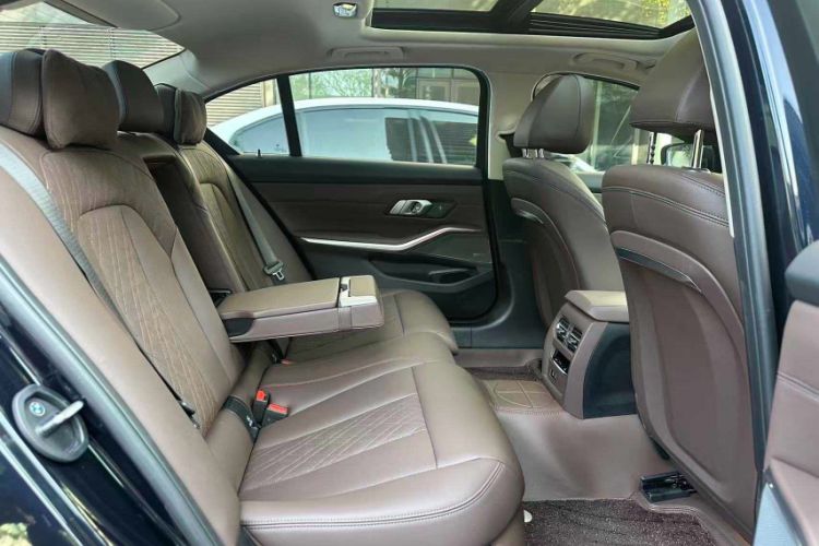 Used BMW 3 Series 2025 330Li M Sport Shadowline Package Exterior 8