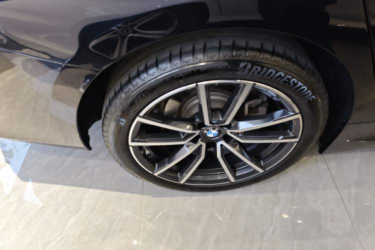 Used BMW 3 Series 2025 325Li M Sport Package Exterior 8