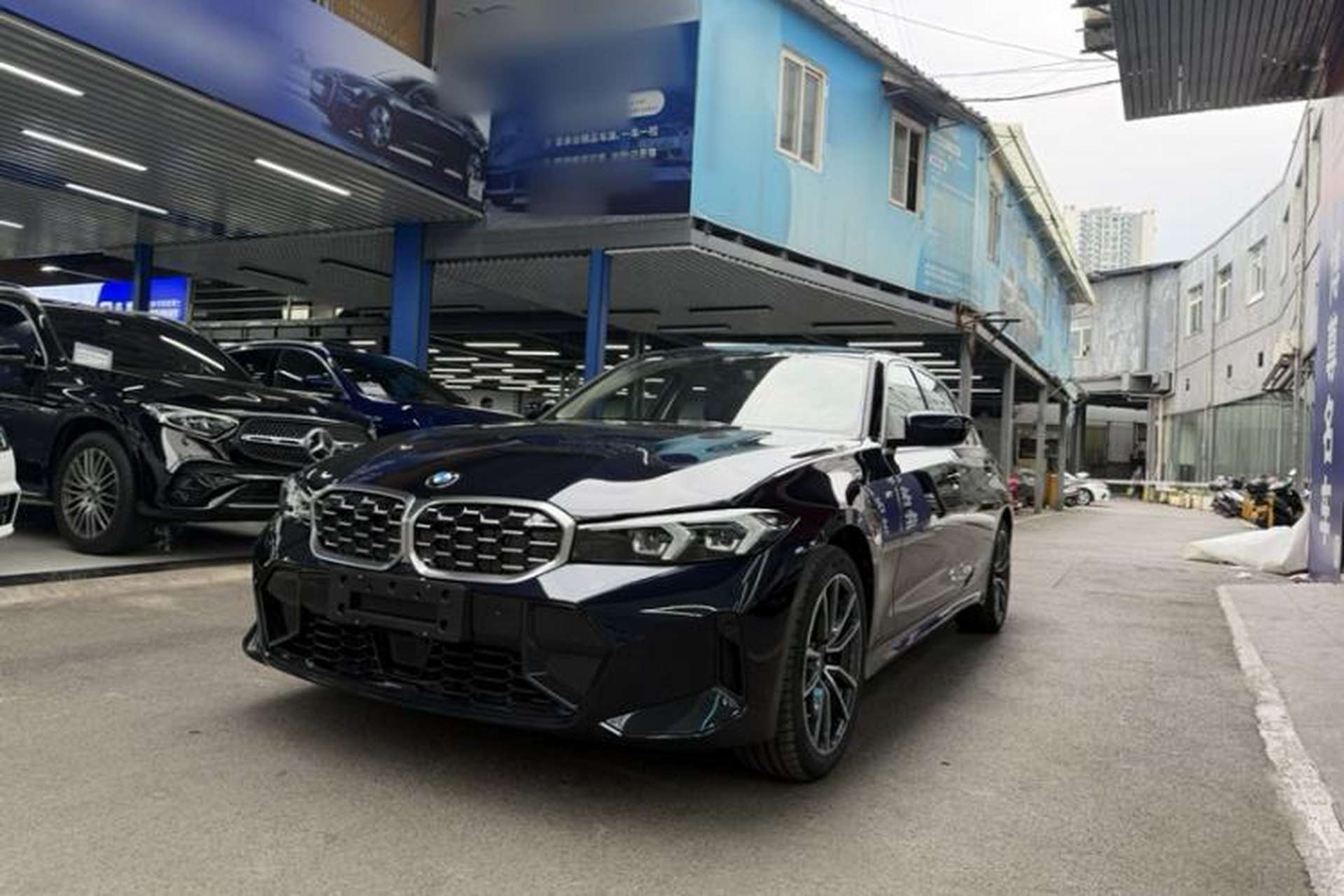Used BMW 3 Series 2025 325Li M Sport Package Front Left 45 Deg