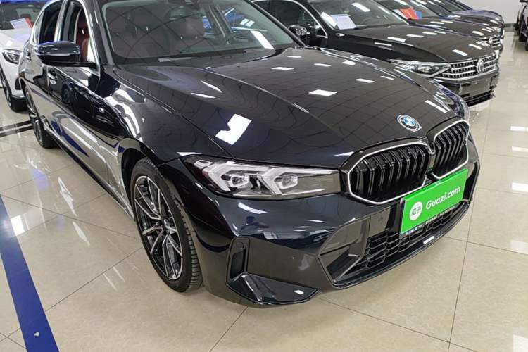 Used BMW 3 Series 2025 325Li M Sport Package Front Right 45 Deg