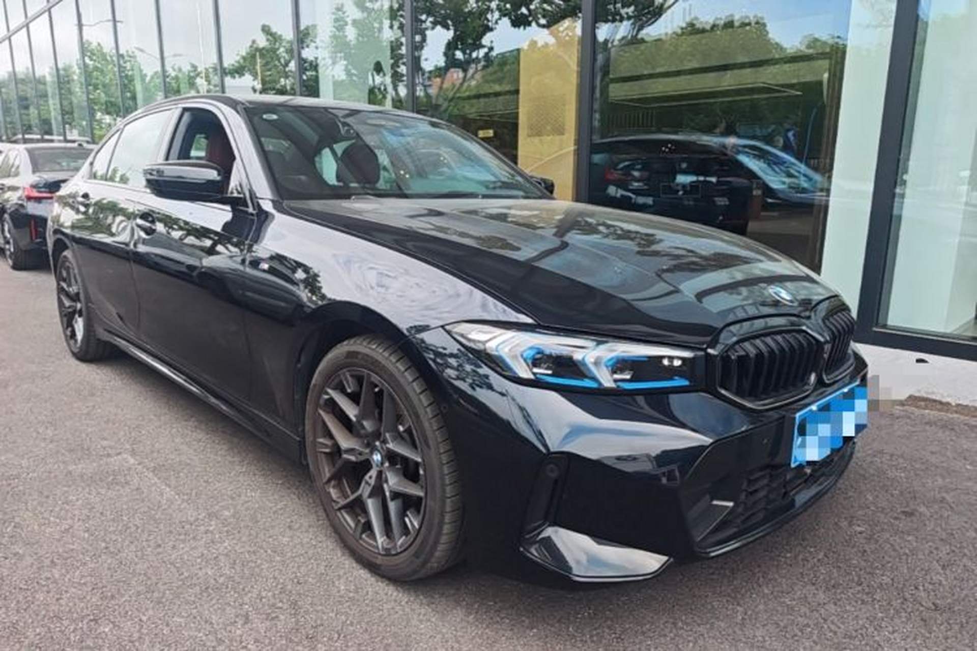 Used BMW 3 Series 2025 330Li M Sport Shadowline Package Front Right 45 Deg