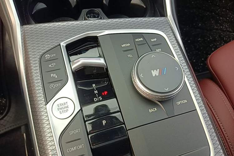 Used BMW 3 Series 2025 330Li M Sport Shadowline Package Gear Lever