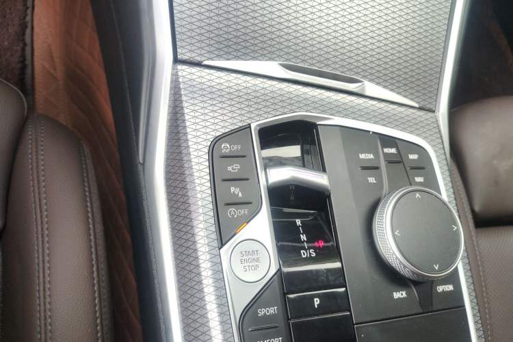 Used BMW 3 Series 2025 330Li M Sport Shadowline Package Gear Lever