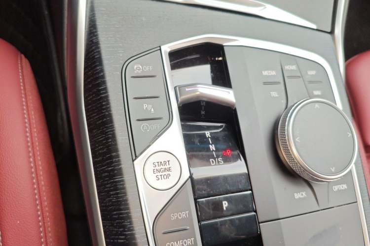 Used BMW 3 Series 2025 325Li M Sport Package Gear Lever