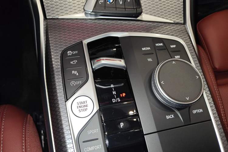 Used BMW 3 Series 2025 330i M Sport Night Edition Package Gear Lever