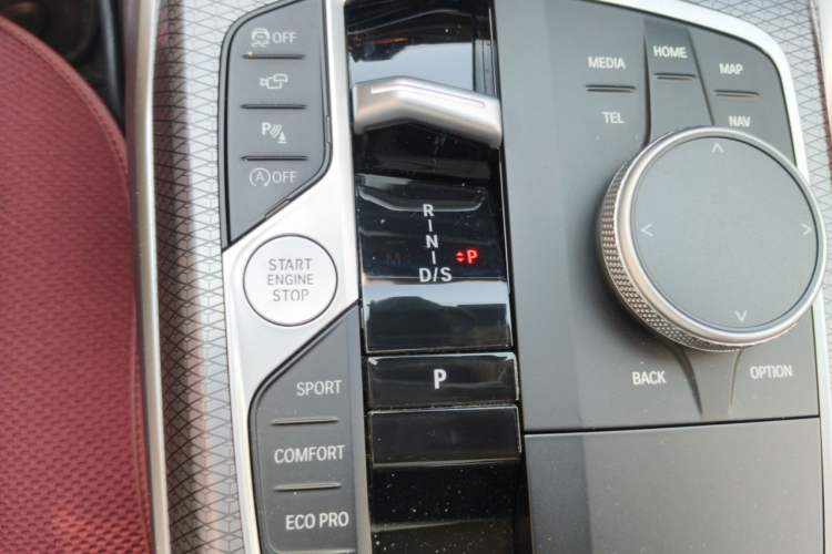 Used BMW 3 Series 2025 330Li M Sport Shadowline Package Gear Lever