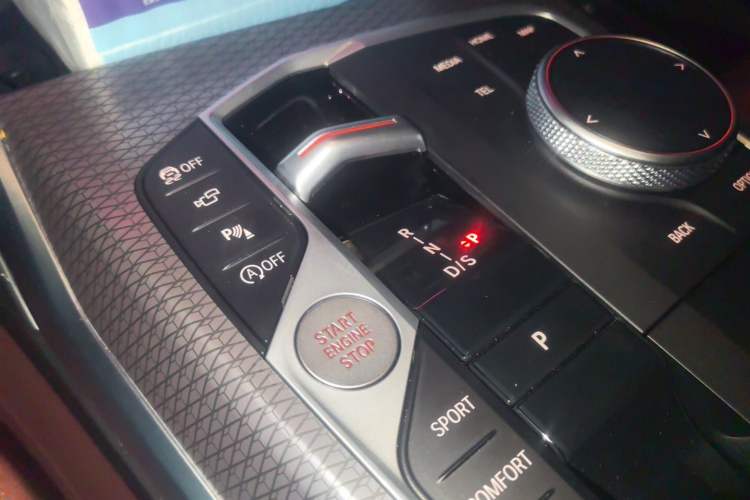 Used BMW 3 Series 2025 330Li M Sport Shadowline Package Gear Lever