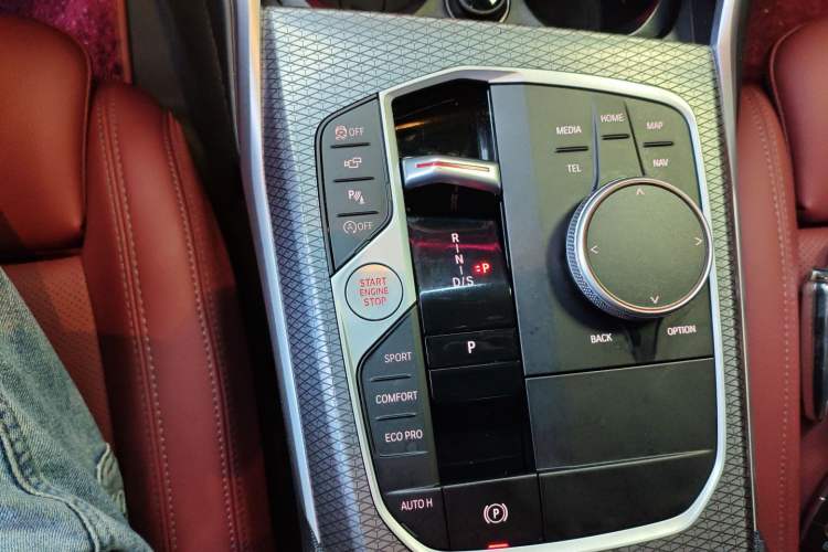 Used BMW 3 Series 2025 330Li M Sport Shadowline Package Gear Lever