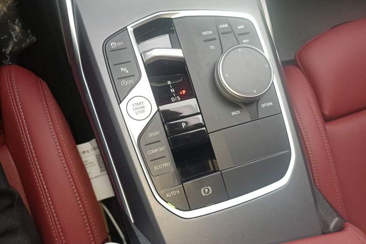 Used BMW 3 Series 2025 325i M Sport Package Gear Lever