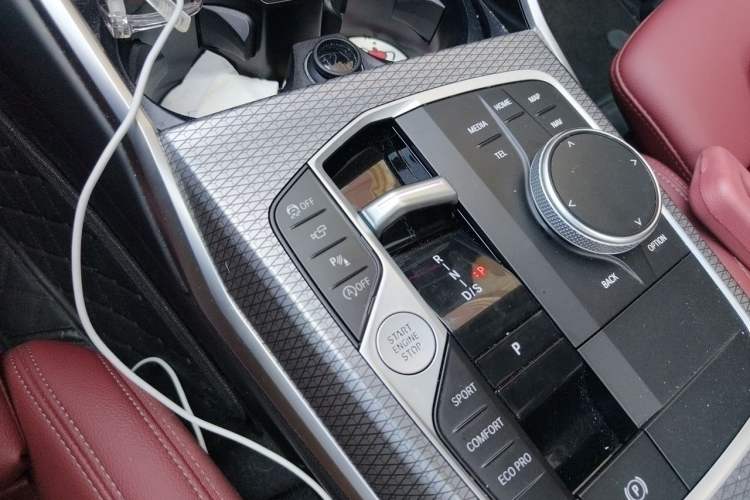 Used BMW 3 Series 2025 330Li M Sport Shadowline Package Gear Lever