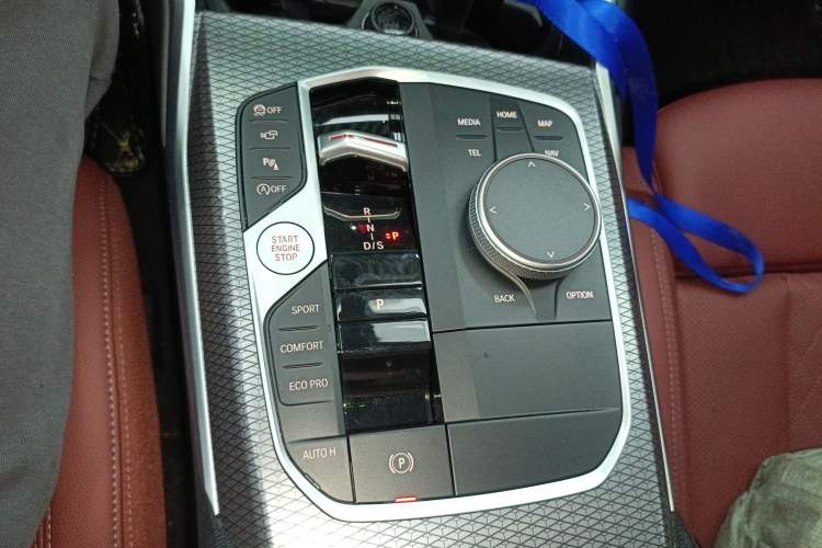 Used BMW 3 Series 2025 330Li M Sport Shadowline Package Gear Lever