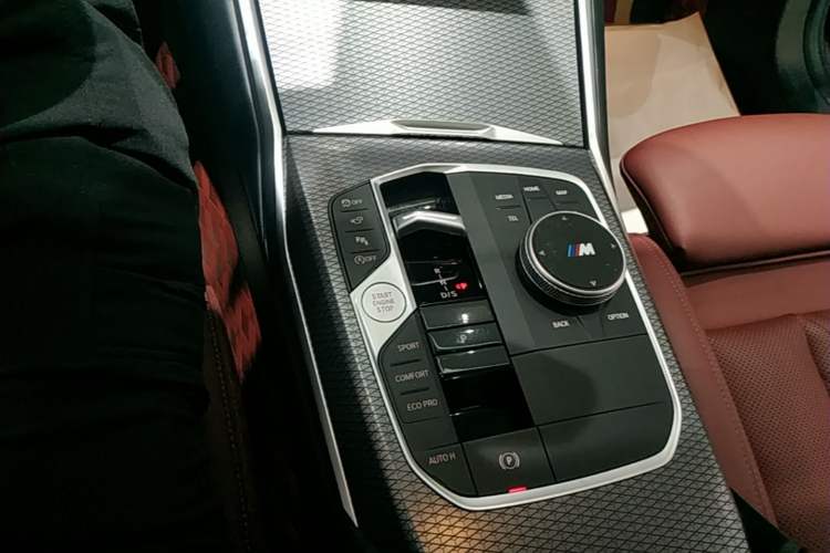 Used BMW 3 Series 2025 330Li M Sport Shadowline Package Gear Lever