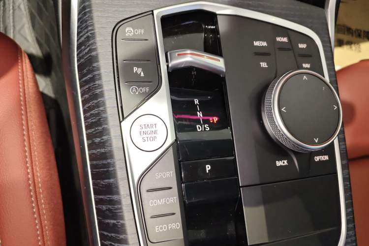 Used BMW 3 Series 2025 325Li M Sport Package Gear Lever