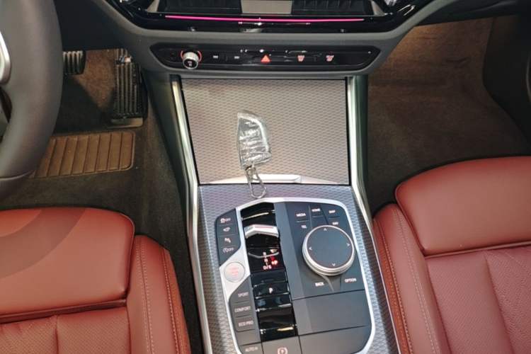 Used BMW 3 Series 2025 330Li M Sport Shadowline Package Gear Lever
