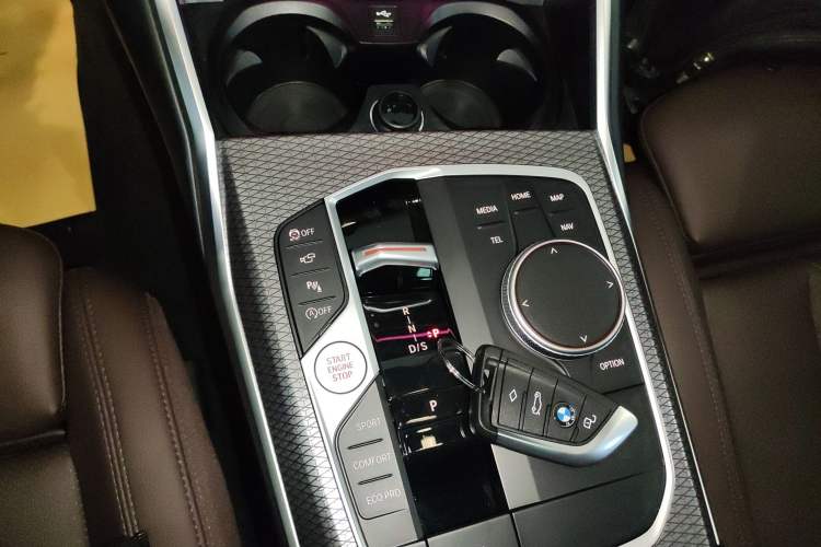 Used BMW 3 Series 2025 330Li M Sport Shadowline Package Gear Lever