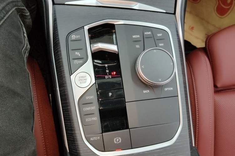 Used BMW 3 Series 2025 325Li M Sport Package Gear Lever