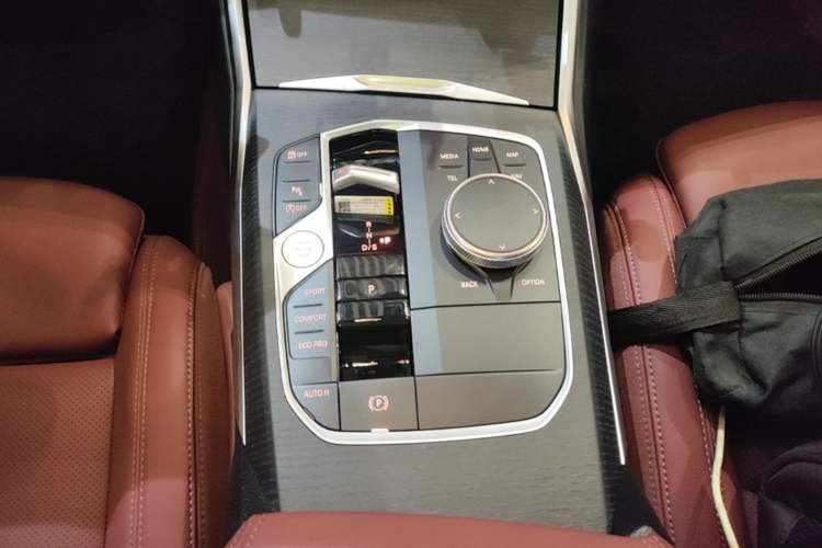 Used BMW 3 Series 2025 325Li M Sport Package Gear Lever
