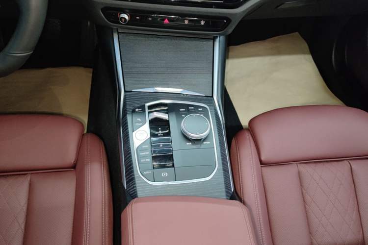 Used BMW 3 Series 2025 325Li M Sport Package Gear Lever