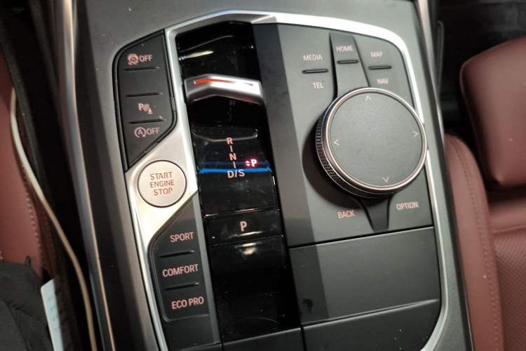 Used BMW 3 Series 2025 325i M Sport Package Gear Lever
