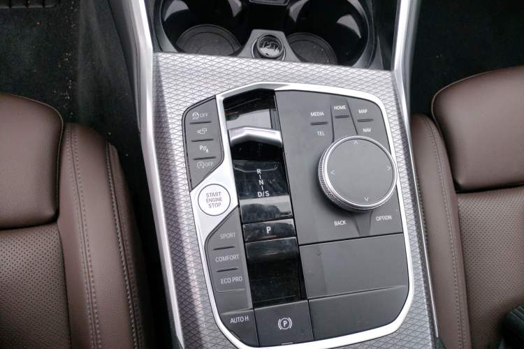 Used BMW 3 Series 2025 330Li M Sport Shadowline Package Gear Lever