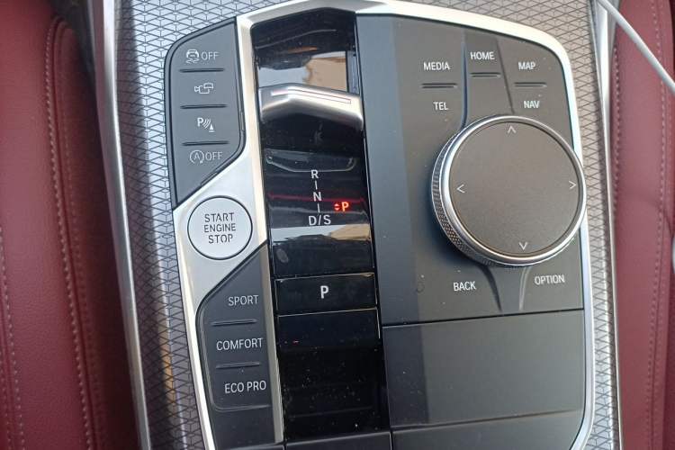 Used BMW 3 Series 2025 330i M Sport Night Edition Package Gear Lever