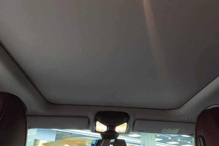 Used BMW 3 Series 2025 330Li M Sport Shadowline Package Headliner