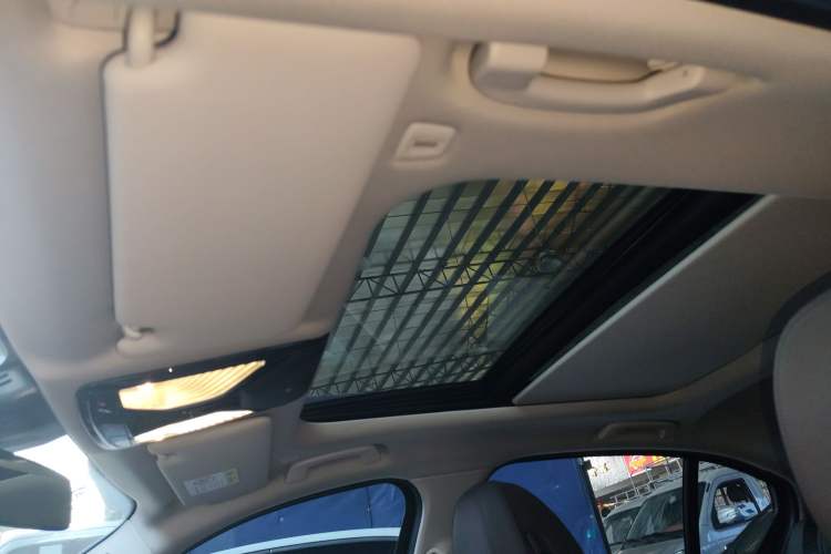 Used BMW 3 Series 2025 330Li M Sport Shadowline Package Headliner