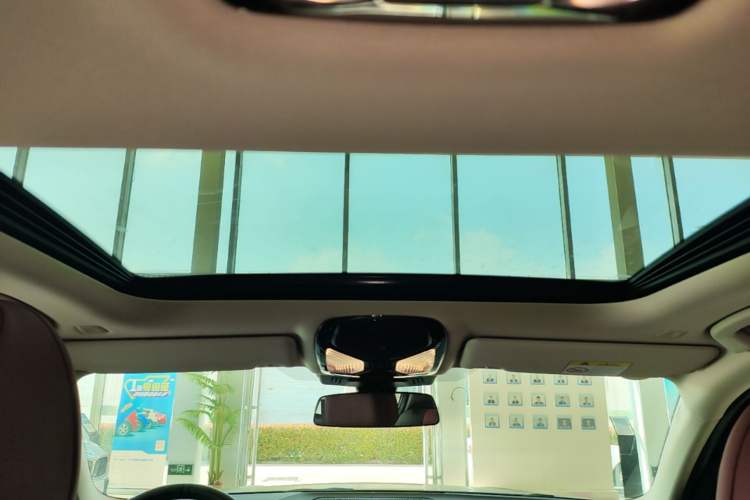 Used BMW 3 Series 2025 325i M Sport Package Headliner