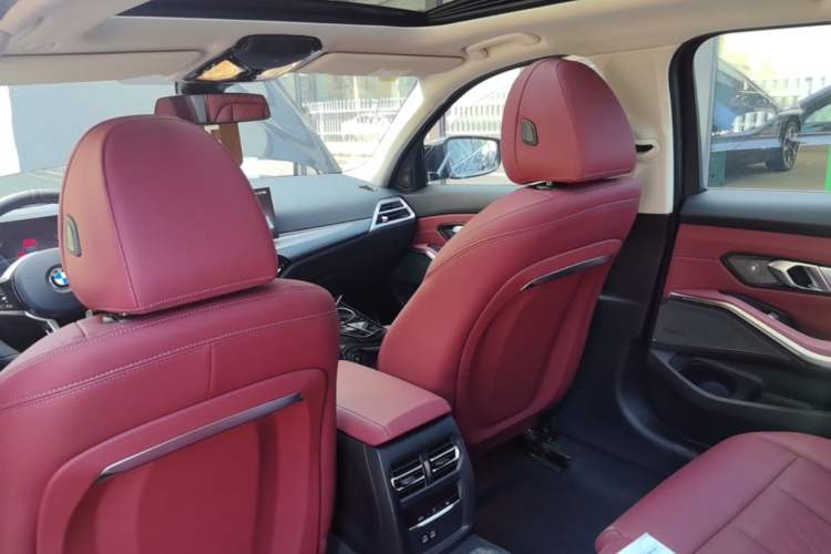 Used BMW 3 Series 2025 330Li M Sport Shadowline Package Headliner