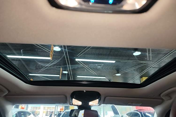 Used BMW 3 Series 2025 325i M Sport Package Headliner