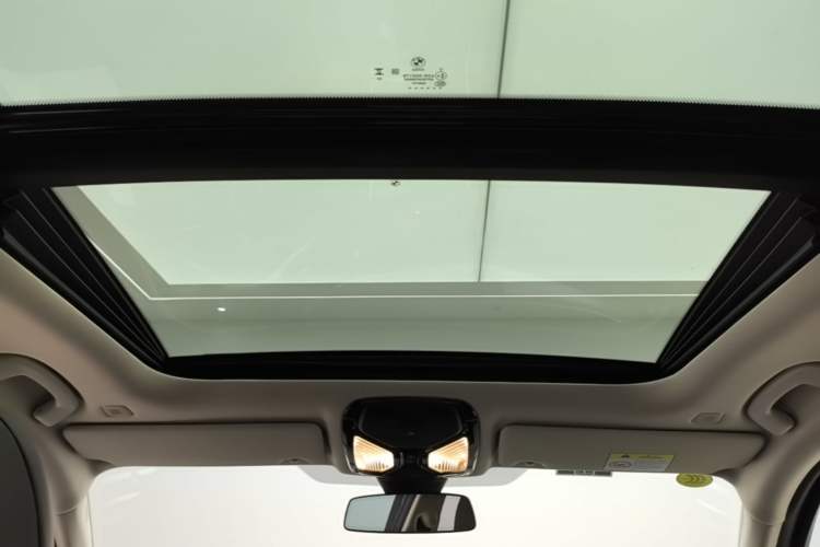 Used BMW 3 Series 2025 330Li M Sport Shadowline Package Headliner