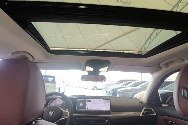 Used BMW 3 Series 2025 330Li M Sport Shadowline Package Headliner
