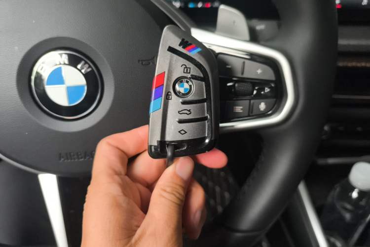 Used BMW 3 Series 2025 330Li M Sport Shadowline Package Interior 1