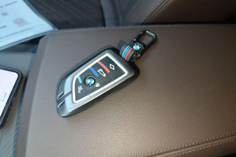 Used BMW 3 Series 2025 330Li M Sport Shadowline Package Interior 1