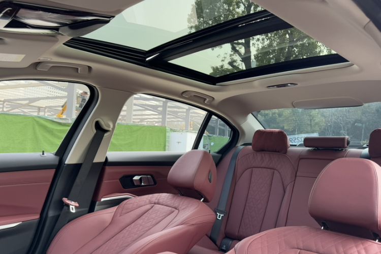 Used BMW 3 Series 2025 325Li M Sport Package Interior 1
