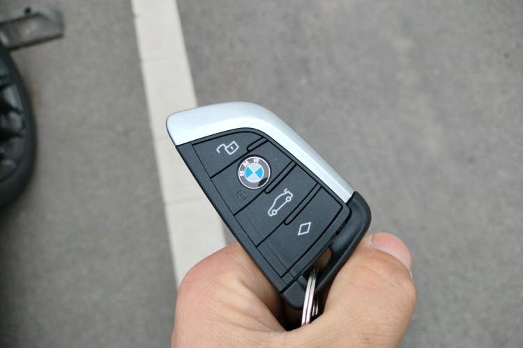 Used BMW 3 Series 2025 330Li M Sport Shadowline Package Interior 1