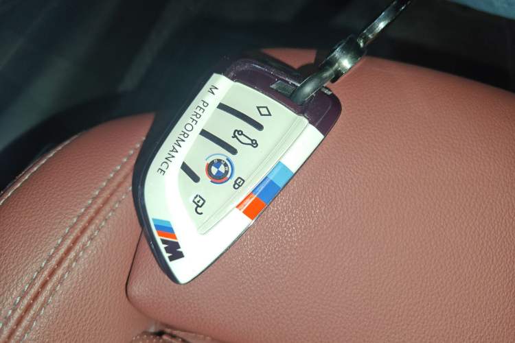 Used BMW 3 Series 2025 330Li M Sport Shadowline Package Interior 1