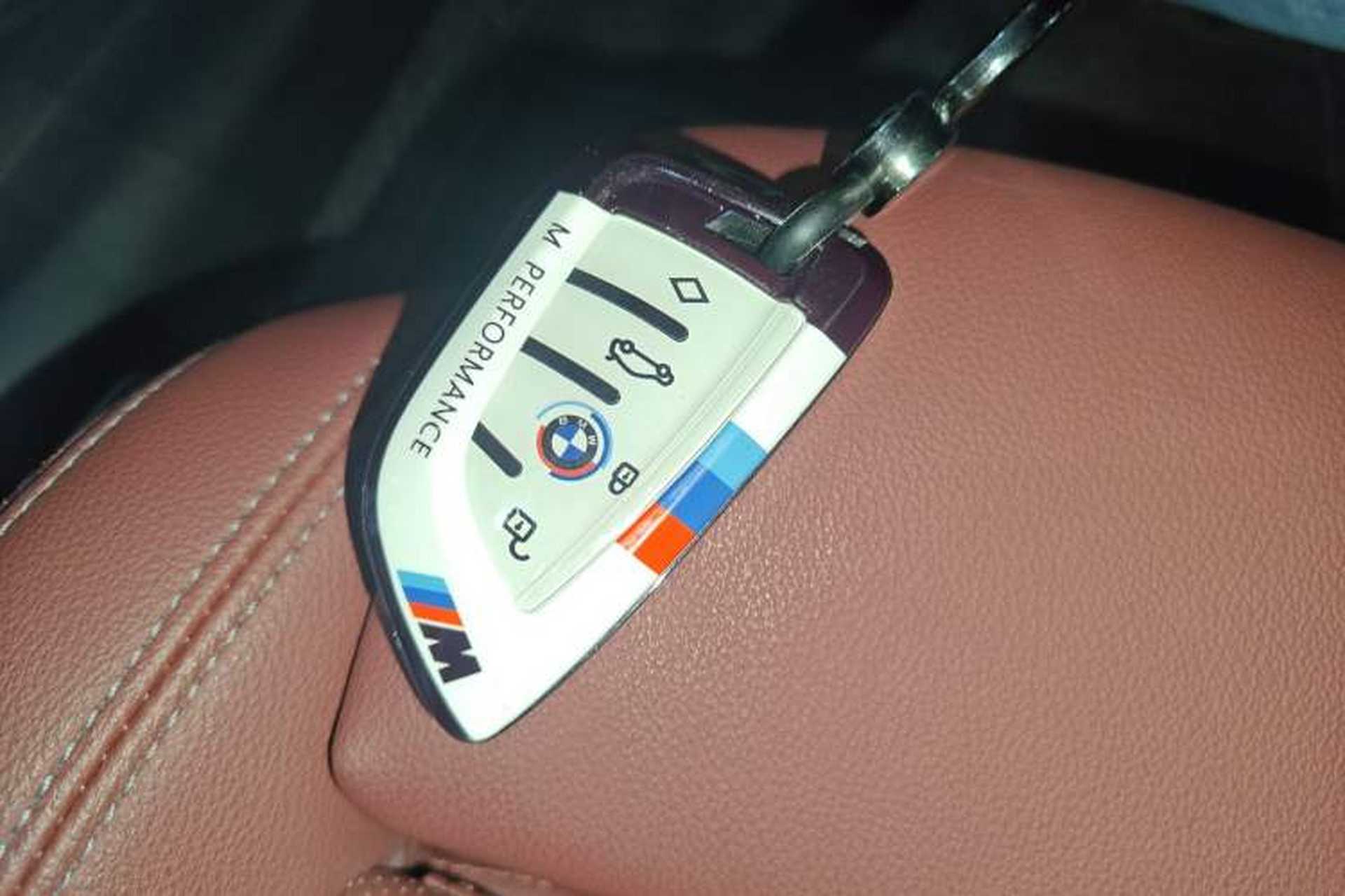 Used BMW 3 Series 2025 330Li M Sport Shadowline Package Interior 1
