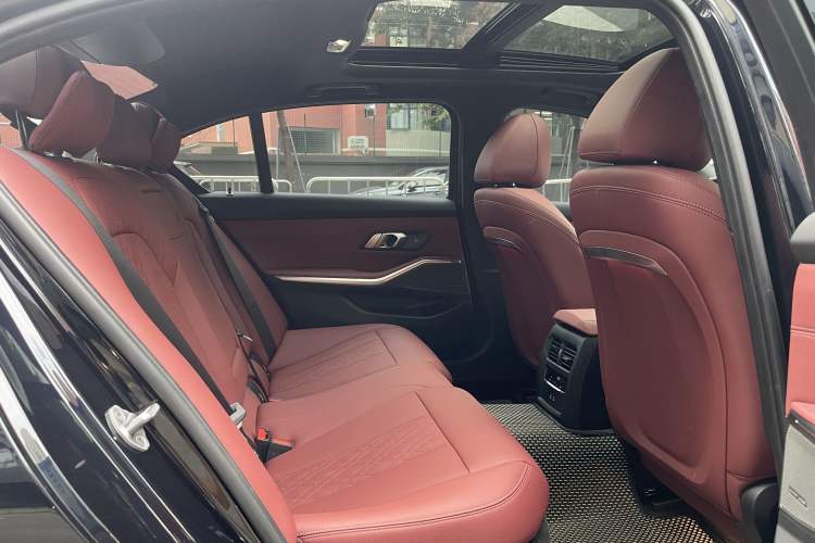 Used BMW 3 Series 2025 330Li Luxury Edition M Sport Night Edition Package Interior 10