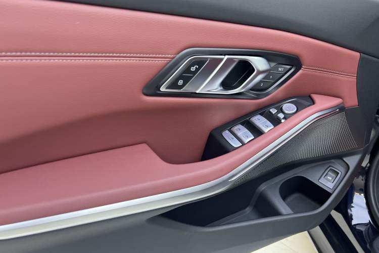 Used BMW 3 Series 2025 325Li M Sport Package Interior 10